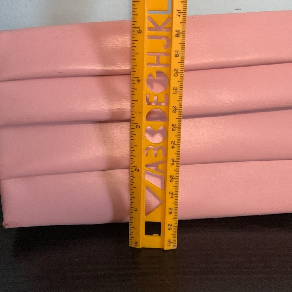 Vintage Pink Majestic Clutch with Comb and Compact - Picture 3 of 11